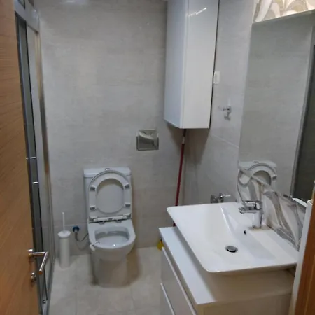 New Stylish One-bedroom On Top Location Apartament