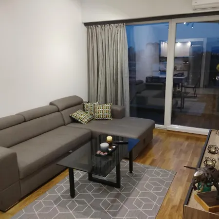 New Stylish One-bedroom On Top Location *