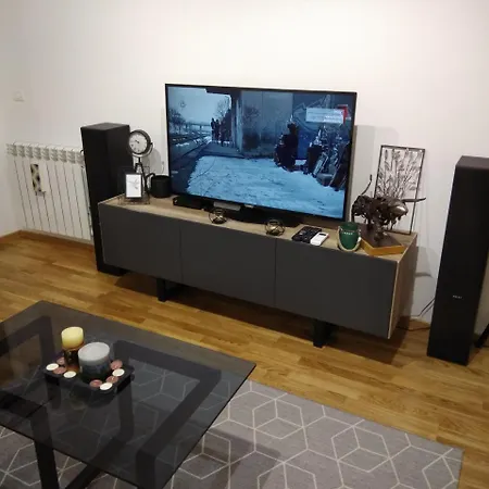 New Stylish One-bedroom On Top Location